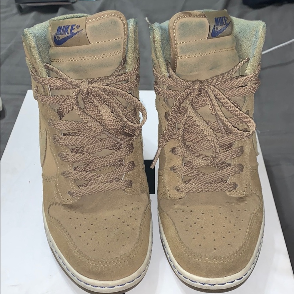 Nike sky high dunk camo 7.5 women sneakers